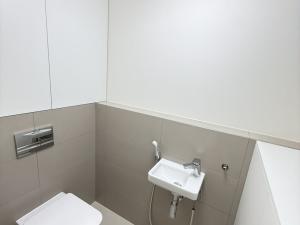 Pronájem bytu 3+kk, Praha - Košíře, Naskové, 104 m2