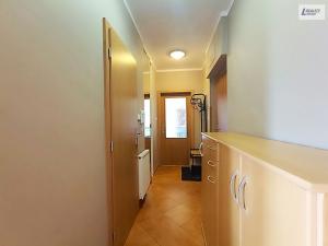 Pronájem bytu 2+kk, Praha - Dubeč, Winklerova, 57 m2