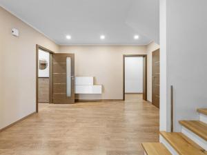 Prodej rodinného domu, Hrádek, 281 m2