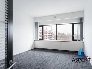 Pronájem kanceláře, Praha - Chodov, Líbalova, 660 m2