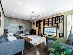 Pronájem bytu 4+1, Praha, U kolonie, 250 m2