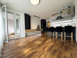 Pronájem bytu 2+kk, Praha - Holešovice, Jankovcova, 56 m2