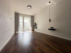 Pronájem bytu 2+kk, Praha - Holešovice, Jankovcova, 56 m2