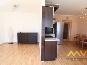 Pronájem bytu 1+kk, Hradec Králové - Nový Hradec Králové, Rybova, 41 m2