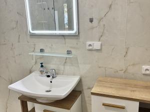 Pronájem domu, Praha - Malešice, U tvrze, 40 m2