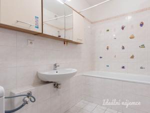 Prodej bytu 3+kk, Praha - Letňany, Zlonická, 68 m2