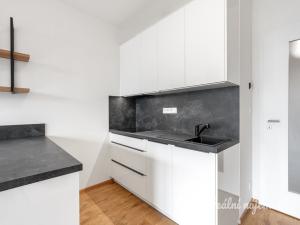 Pronájem bytu 1+kk, Praha - Hloubětín, Poděbradská, 33 m2