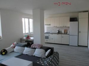 Pronájem bytu 2+kk, Kladno, Josefa Čapka, 59 m2