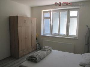 Pronájem bytu 2+kk, Kladno, Josefa Čapka, 59 m2