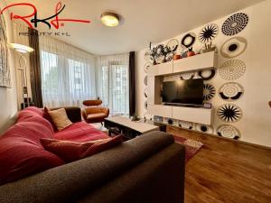 Pronájem bytu 2+kk, Praha, Zakšínská, 60 m2