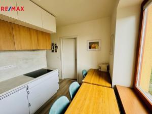 Pronájem bytu 2+1, Praha - Žižkov, Pod lipami, 53 m2