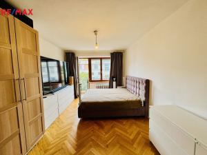 Pronájem bytu 2+1, Praha - Žižkov, Pod lipami, 53 m2