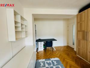 Pronájem bytu 2+1, Praha - Žižkov, Pod lipami, 53 m2