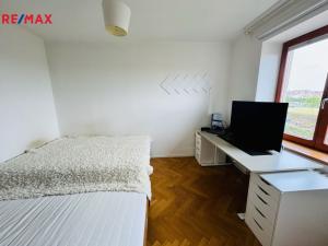 Pronájem bytu 2+1, Praha - Žižkov, Pod lipami, 53 m2