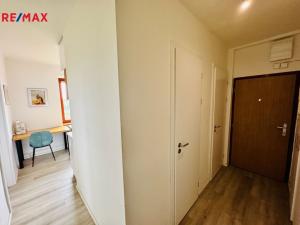 Pronájem bytu 2+1, Praha - Žižkov, Pod lipami, 53 m2