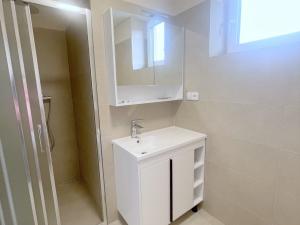 Pronájem bytu 1+kk, Praha - Chodov, Švabinského, 27 m2