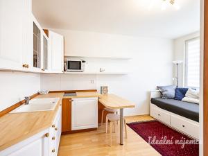 Pronájem bytu 4+kk, Praha - Michle, Přímětická, 68 m2