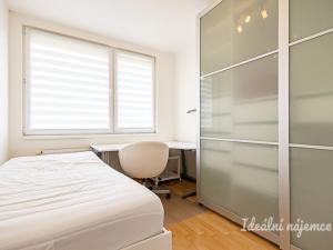 Pronájem bytu 4+kk, Praha - Michle, Přímětická, 68 m2