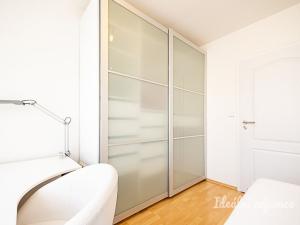 Pronájem bytu 4+kk, Praha - Michle, Přímětická, 68 m2