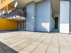 Pronájem bytu 3+kk, Praha - Vysočany, Pod Harfou, 76 m2