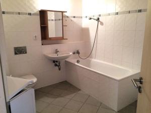 Pronájem bytu 2+kk, Praha - Hostivař, náměstí Přátelství, 67 m2