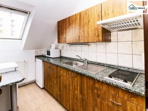 Pronájem bytu 1+kk, Cheb, Májová, 22 m2