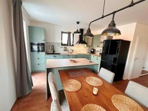 Prodej rodinného domu, Kamenice - Těptín, Tvrdá, 136 m2