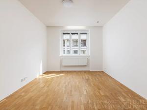 Pronájem bytu 2+kk, Praha - Nusle, Kloboučnická, 49 m2