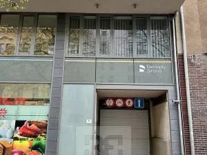 Pronájem garážového stání, Praha - Holešovice, V háji, 13 m2