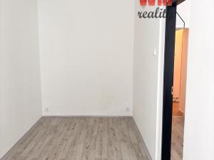 Pronájem bytu 2+1, Karlovy Vary, Moskevská, 43 m2