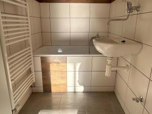 Pronájem bytu 3+1, Praha - Dolní Chabry, Hrušovanské náměstí, 70 m2