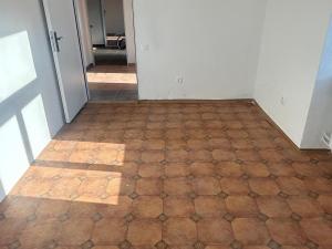 Pronájem bytu 3+1, Praha - Dolní Chabry, Hrušovanské náměstí, 70 m2