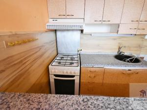 Prodej bytu 1+1, Ústí nad Labem - Severní Terasa, Kmochova, 33 m2