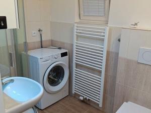 Pronájem bytu 1+kk, Praha - Žižkov, Čajkovského, 41 m2