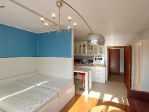 Pronájem bytu 1+kk, Praha - Vysočany, Pod Harfou, 38 m2