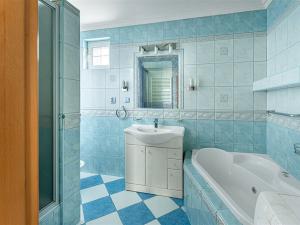 Pronájem rodinného domu, Praha, Paběnická, 480 m2
