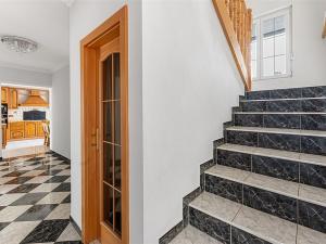 Pronájem rodinného domu, Praha, Paběnická, 480 m2