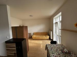 Pronájem bytu 2+kk, Praha - Záběhlice, Oty Pavla, 46 m2