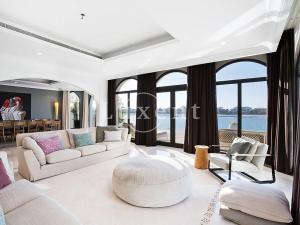 Prodej rodinného domu, Dubaj, Spojené arabské emiráty, 450 m2