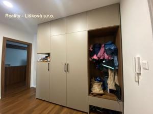 Pronájem bytu 2+1, Ústí nad Labem - Severní Terasa, Ladova, 67 m2