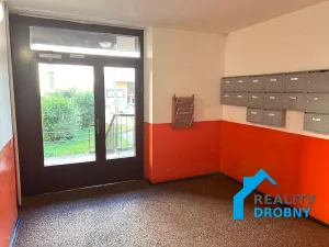 Pronájem bytu 1+kk, Děčín, Pohraniční, 19 m2