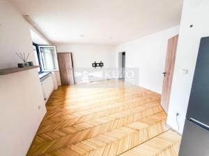 Pronájem bytu 3+kk, Šaratice, Náves, 64 m2