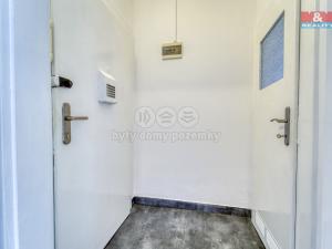 Pronájem bytu 1+kk, Plzeň - Doubravka, Masarykova, 28 m2