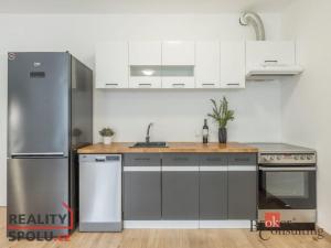 Prodej bytu 1+kk, Praha - Uhříněves, náměstí Bratří Jandusů, 32 m2