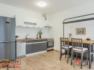 Prodej bytu 1+kk, Praha - Uhříněves, náměstí Bratří Jandusů, 32 m2