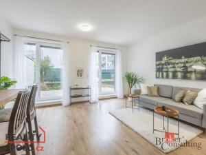 Prodej bytu 1+kk, Praha - Uhříněves, náměstí Bratří Jandusů, 32 m2