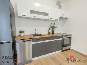 Prodej bytu 1+kk, Praha - Uhříněves, náměstí Bratří Jandusů, 32 m2