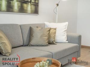 Prodej bytu 1+kk, Praha - Uhříněves, náměstí Bratří Jandusů, 32 m2
