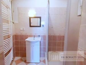 Pronájem bytu 2+1, Praha - Hradčany, Na baště sv. Tomáše, 69 m2