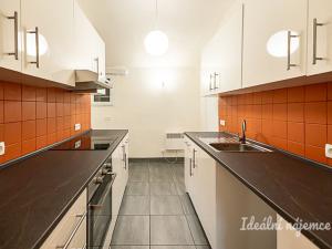 Pronájem rodinného domu, Praha - Královice, K Uhříněvsi, 221 m2